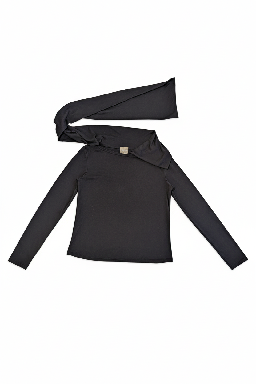 Packshot e-commerce camisola decote em barco preta